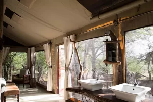 Changa Safari Camp outdoor bathroom, Zimbabwe